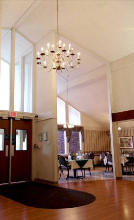 The Laurels of Worthington: Lobby
