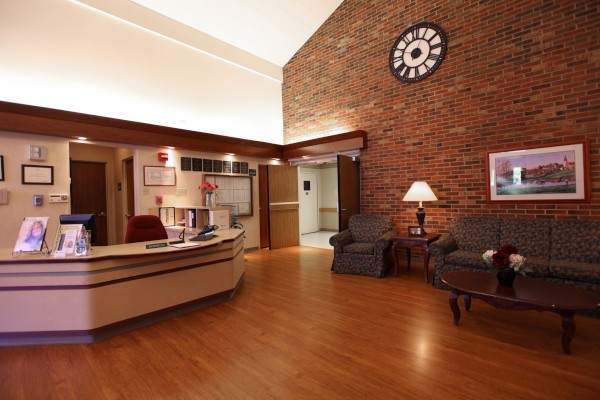 The Laurels of Worthington: Lobby