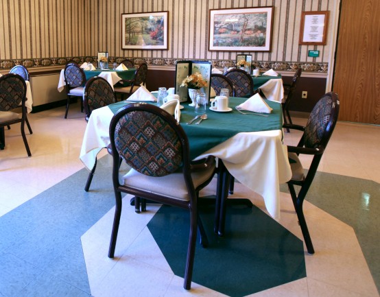 The Laurels of Worthington: Dining