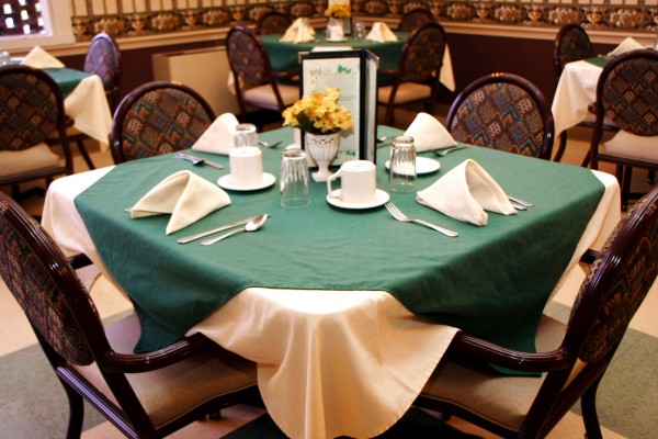 The Laurels of Worthington: Dining